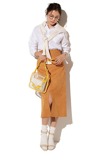 矢野未希子の私服 黄色の縁が夏らしい、クリアなショルダーバッグです。 - 芸能人の私服 衣装まとめ - Woomy