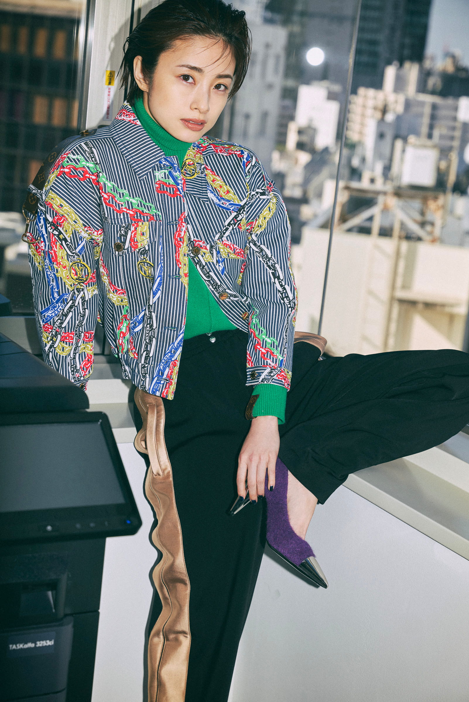 上戸彩の私服 ルイ ヴィトン Louis Vuitton の21年プレフォールコレクション ビタミンカラーをイメージしたシリーズです 芸能人の私服 衣装まとめ Woomy