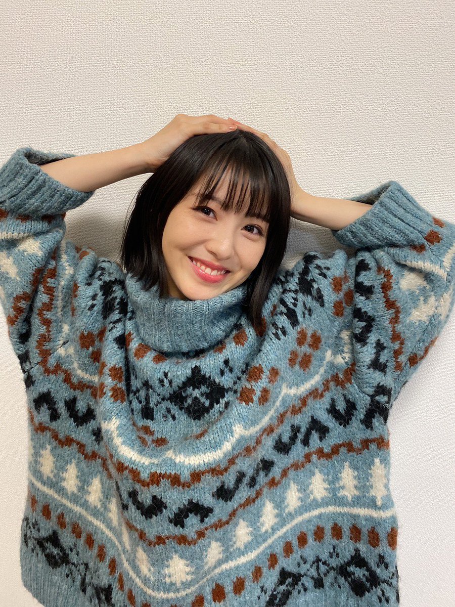 浜辺美波の私服 ドラマ ウチの娘は 彼氏が出来ない に出演するため 髪の毛をばっさり切ったそうです 芸能人の私服 衣装まとめ Woomy