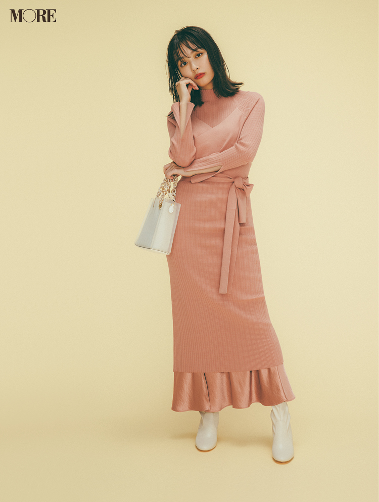 内田理央の私服 MORE掲載。上品で女性らしいアイテムが豊富で人気のマーキュリーデュオを着用した秋のコーディネートです。オレンジベースのキレイ
