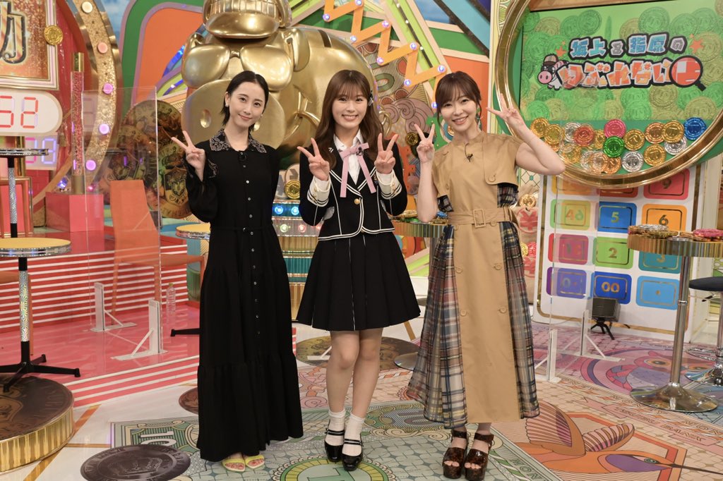 矢田亜希子の私服 坂上 指原のつぶれない店 のオフショットです サイドがネイビーのチェック柄 ボディはトレンチ生地のワンピースです 芸能人の私服 衣装まとめ Woomy