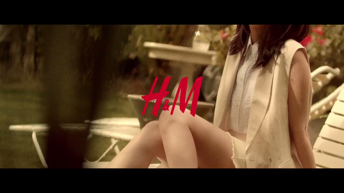 新垣結衣の私服 H Mのgwキャンペーン Let S Change のアンバサダーで着用している衣装です サステナブルな素材のナチュラルカラーのコーデです 芸能人の私服 衣装まとめ Woomy