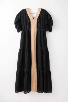 MURRALの「Dahlia embroidery tiered dress(Black)」を着用した芸能人のコーデ: 1ページ目 - Woomy